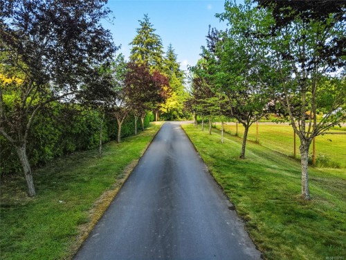 6429 Bryn Rd, Central Saanich, BC 