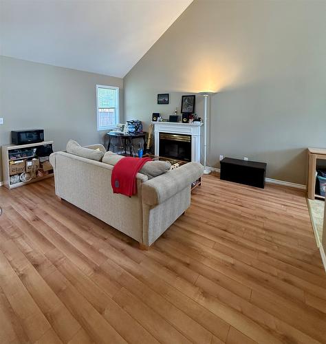 323 Green Street, Kimberley, BC - Indoor Photo Showing Living Room With Fireplace