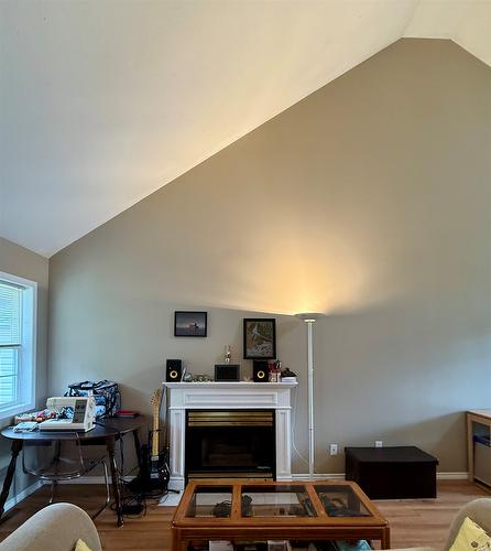323 Green Street, Kimberley, BC - Indoor