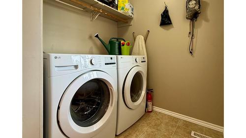 323 Green Street, Kimberley, BC - Indoor Photo Showing Laundry Room