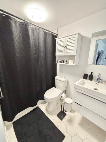 Salle de bains - 2785 Rue Gélineau, Longueuil (Saint-Hubert), QC - Indoor Photo Showing Bathroom