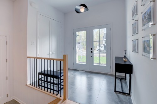 Hall d'entrée/Vestibule - 204 Rue Des Méandres, Saint-Jérôme, QC - Indoor Photo Showing Other Room