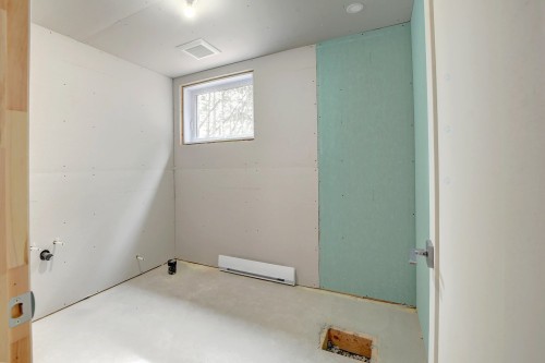 Sous-sol - 204 Rue Des Méandres, Saint-Jérôme, QC - Indoor Photo Showing Other Room