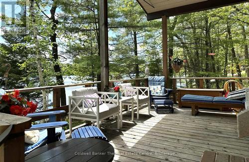 Comfortable Outside Lounging - 1319 West Lions Head Road, Gravenhurst (Wood (Gravenhurst)), ON 