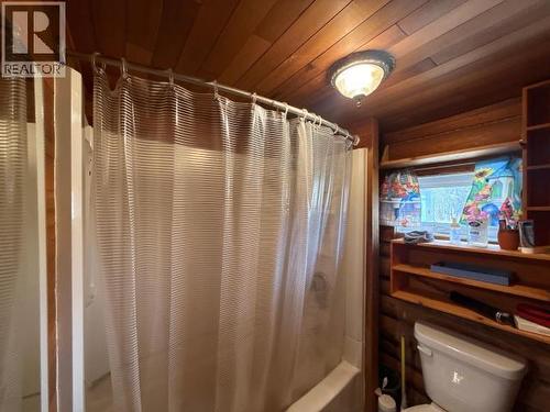 12 Fireweed Road, Dawson City, YT - Indoor Photo Showing Bathroom