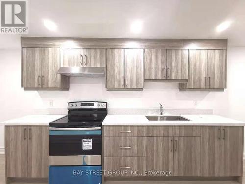 Bsmt - 267 Bathurst Glen Drive, Vaughan, ON - Indoor Photo Showing Kitchen