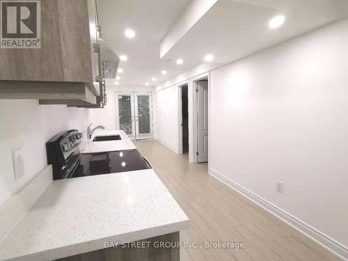 Bsmt - 267 Bathurst Glen Drive, Vaughan, ON - Indoor Photo Showing Kitchen