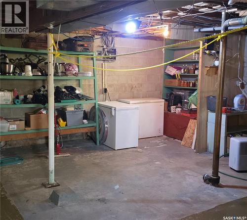 38 6Th Street Se, Preeceville, SK - Indoor Photo Showing Laundry Room