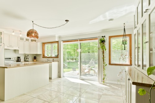 Salle à manger - 355 Rue Des Trembles, Saint-Georges-De-Windsor, QC - Indoor Photo Showing Kitchen