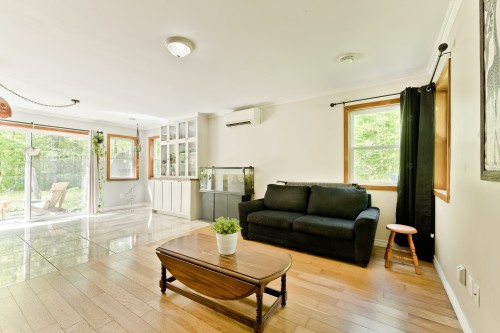Salon - 355 Rue Des Trembles, Saint-Georges-De-Windsor, QC - Indoor Photo Showing Living Room