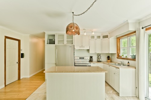 Cuisine - 355 Rue Des Trembles, Saint-Georges-De-Windsor, QC - Indoor Photo Showing Kitchen With Double Sink