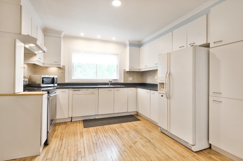 Kitchen - 1138 Ch. Hallé E., Brigham, QC - Indoor Photo Showing Kitchen