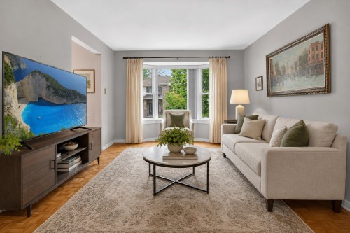 Living Room - 204 Rue Maupassant, Dollard-Des-Ormeaux, QC - Indoor Photo Showing Living Room