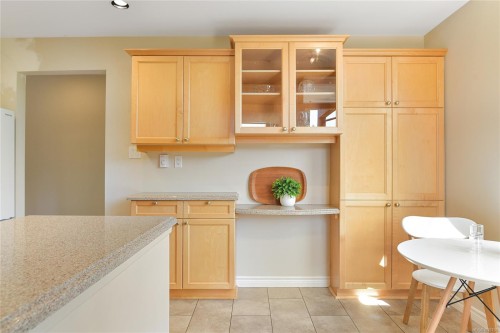 #403-5327 Cordova Bay Rd, Saanich, BC - Indoor