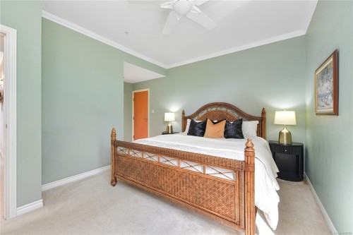 #403-5327 Cordova Bay Rd, Saanich, BC - Indoor Photo Showing Bedroom