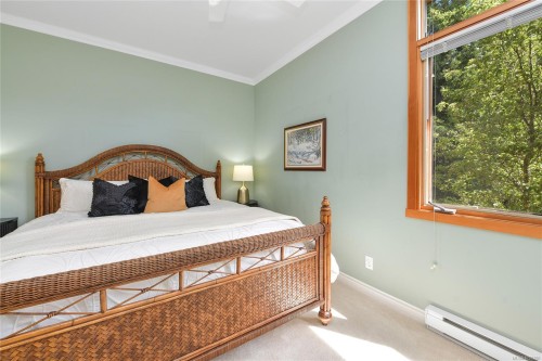 #403-5327 Cordova Bay Rd, Saanich, BC - Indoor Photo Showing Bedroom