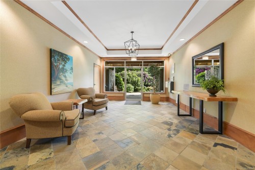 #403-5327 Cordova Bay Rd, Saanich, BC - Indoor
