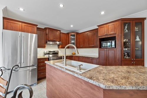 Cuisine - 84 Rue De Sorel, Blainville, QC - Indoor Photo Showing Kitchen With Double Sink