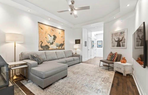 Living Room - 10-3636 Av. Henri-Julien, Montréal (Le Plateau-Mont-Royal), QC - Indoor Photo Showing Living Room