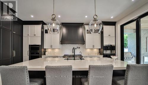1301 Twin Oaks Dell, Mississauga, ON - Indoor