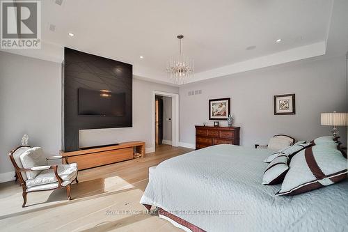1301 Twin Oaks Dell, Mississauga, ON - Indoor Photo Showing Bedroom