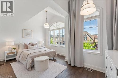 3340 Terra Cotta Lane, Burlington, ON - Indoor Photo Showing Bedroom