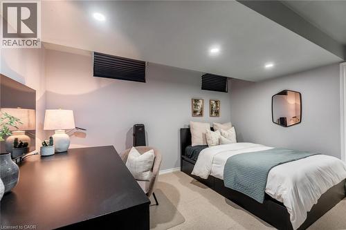 3340 Terra Cotta Lane, Burlington, ON - Indoor Photo Showing Bedroom