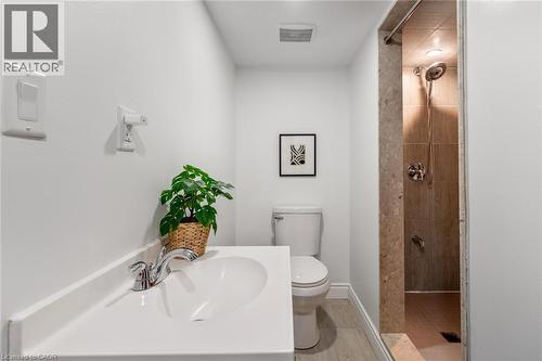 3340 Terra Cotta Lane, Burlington, ON - Indoor Photo Showing Bathroom