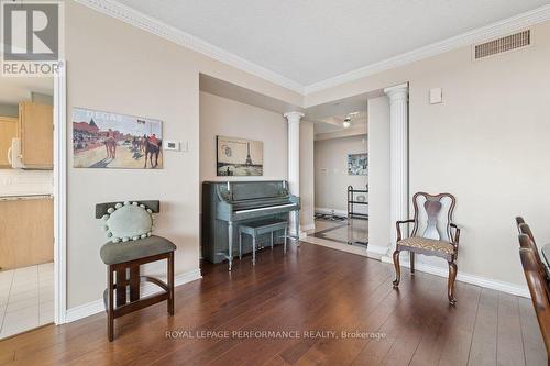905 - 1480 Riverside Drive, Ottawa, ON - Indoor