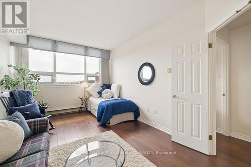 905 - 1480 Riverside Drive, Ottawa, ON - Indoor