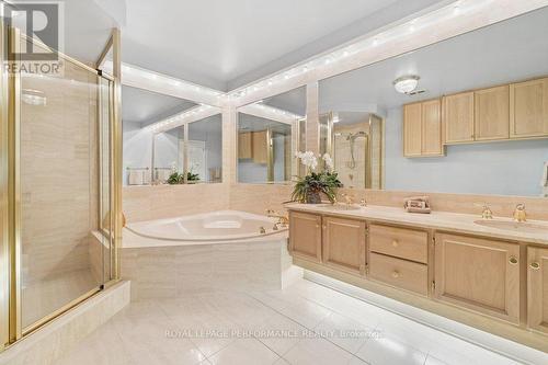 905 - 1480 Riverside Drive, Ottawa, ON - Indoor Photo Showing Bathroom