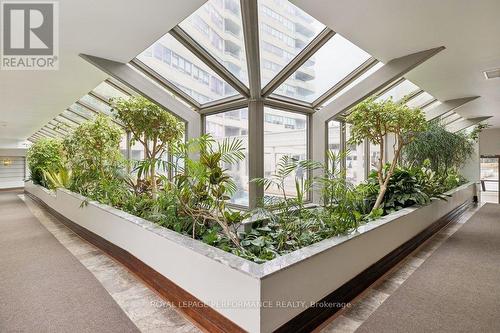Walkway to Club Riviera - 905 - 1480 Riverside Drive, Ottawa, ON - Indoor Photo Showing Other Room
