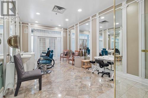 Hair Salon - 905 - 1480 Riverside Drive, Ottawa, ON - Indoor