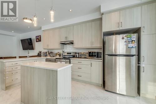 3049 Merrick Road, Oakville, ON - Indoor Photo Showing Kitchen