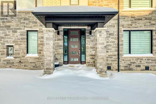 3049 Merrick Road, Oakville, ON - Outdoor