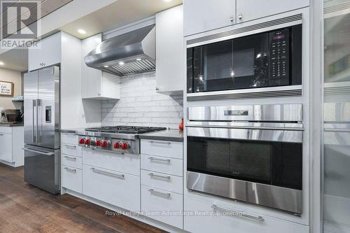Wolf and Fisher Bay Appliances - 34 Beechwood Lane, Seguin, ON - Indoor Photo Showing Kitchen With Upgraded Kitchen