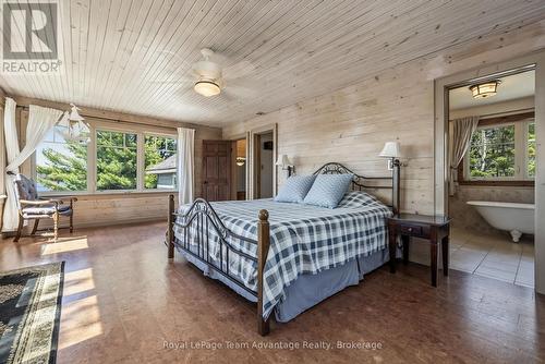 121 Rattlebear Drive, The Archipelago (Archipelago North), ON - Indoor Photo Showing Bedroom