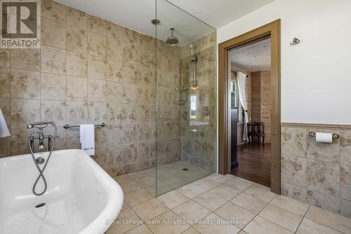 121 Rattlebear Drive, The Archipelago (Archipelago North), ON - Indoor Photo Showing Bathroom