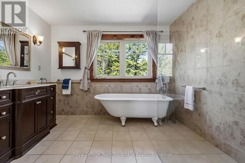 121 Rattlebear Drive, The Archipelago (Archipelago North), ON - Indoor Photo Showing Bathroom