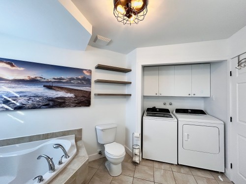 Bathroom - 1640 Place Du Copal, Terrebonne (La Plaine), QC - Indoor Photo Showing Laundry Room