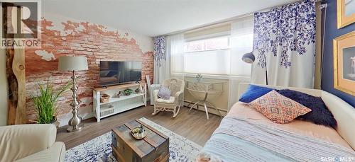 2 2358 Rae Street, Regina, SK - Indoor