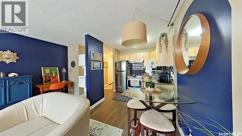 2 2358 Rae Street, Regina, SK - Indoor