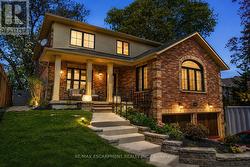 329 PLAINS ROAD W  Burlington, ON L7T 1G1