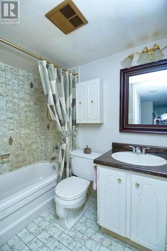 4 pc bath - 802 - 40 Harrisford Street, Hamilton, ON - Indoor Photo Showing Bathroom