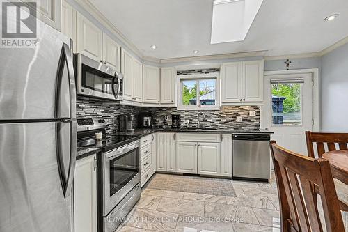 15 Pearl Street, Smiths Falls, ON - Indoor Photo Showing Kitchen With Upgraded Kitchen