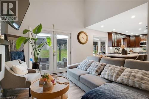 26 Telfer Court, Cambridge, ON - Indoor Photo Showing Living Room