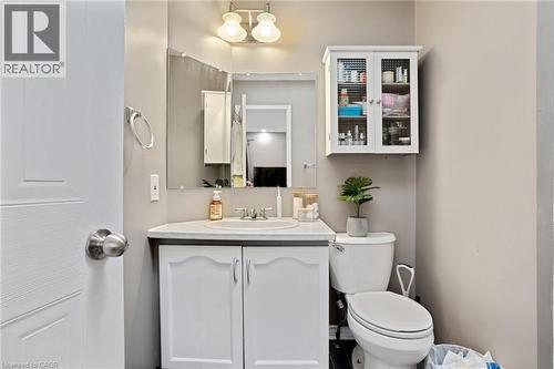 26 Telfer Court, Cambridge, ON - Indoor Photo Showing Bathroom