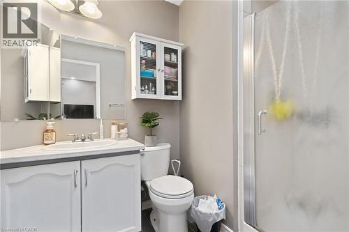 26 Telfer Court, Cambridge, ON - Indoor Photo Showing Bathroom