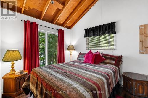 7040 Lower Beverley Road, Rideau Lakes, ON - Indoor Photo Showing Bedroom
