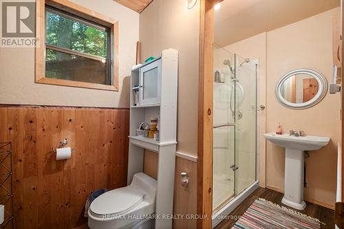 7040 Lower Beverley Road, Rideau Lakes, ON - Indoor Photo Showing Bathroom